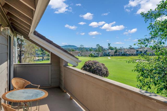 Detail Gallery Image 6 of 38 For 1091 Shadowridge Dr #118,  Vista,  CA 92081 - 2 Beds | 2 Baths