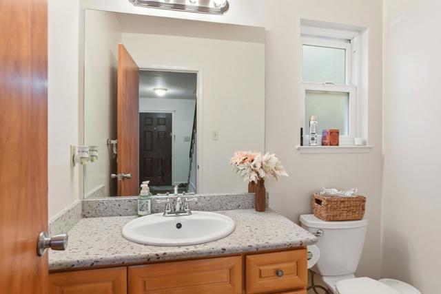 503 W Fox Court, Redwood City CA: https://media.crmls.org/mediaz/7e91adf7-2066-4663-9a1a-3913f716a914.jpg