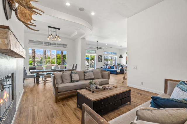 80030 Via Valerosa, La Quinta CA: https://media.crmls.org/mediaz/7e91c5fb-b29e-4706-be7e-0b2b36ef819a.jpg