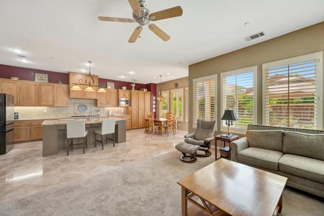 10659 Paseo Allegria Ave, San Diego CA: https://media.crmls.org/mediaz/7e922fe0-ffef-4697-99d9-d2f8a86994de.jpg