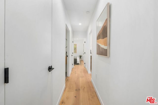 617 Micheltorena Street, Los Angeles CA: https://media.crmls.org/mediaz/7e92332f-6594-427f-880b-8cc435484a98.jpg