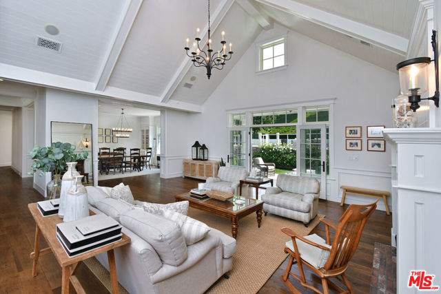 Image 14 of 55 For 3640 Longridge Avenue