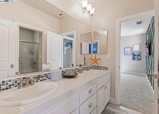 7563 Balmoral Way, San Ramon CA: https://media.crmls.org/mediaz/7e92d2dd-9acf-434d-b3e2-9fcd7d76ca80.jpg