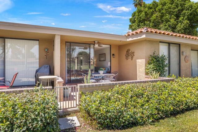 56 Majorca Drive, Rancho Mirage CA: https://media.crmls.org/mediaz/7e934620-f420-4f95-b50b-c9fa81896291.jpg
