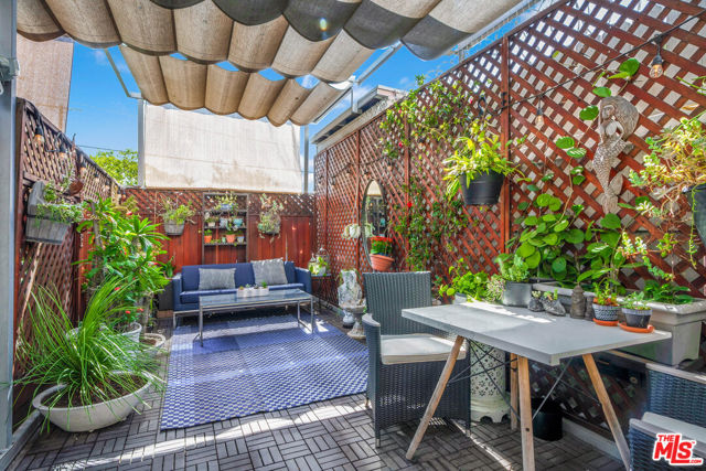 461 N St Andrews Place, Los Angeles CA: https://media.crmls.org/mediaz/7e93a46e-5219-4608-9cb9-3d1dedf28173.jpg
