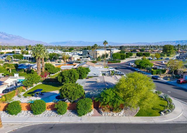 74277 Myrsine Avenue, Palm Desert CA: https://media.crmls.org/mediaz/7e93ad12-807b-47c1-a01e-e1cb537db48b.jpg