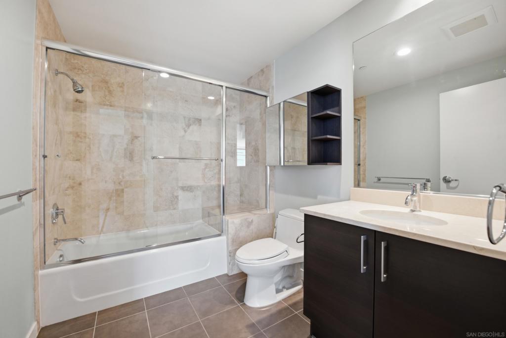 800 The Mark Ln - photo 2