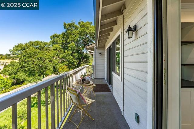 4332 Terra Granada Dr, Walnut Creek CA: https://media.crmls.org/mediaz/7e93d05b-3ad2-4efc-86d6-4bc1a2bccee3.jpg