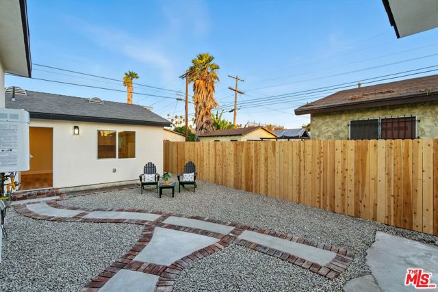 4340 2nd Avenue, Los Angeles CA: https://media.crmls.org/mediaz/7e944b8e-a529-477f-875d-345bed5a1e14.jpg