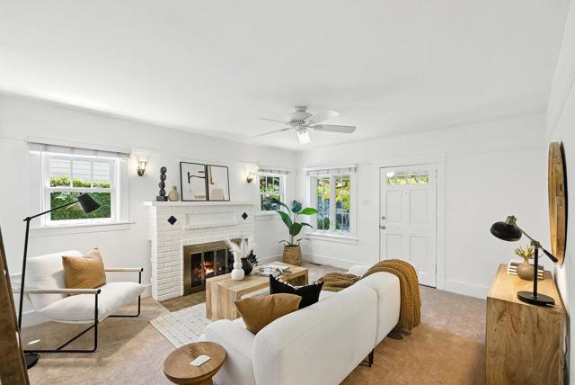 333 Stanford Avenue, Palo Alto CA: https://media.crmls.org/mediaz/7e945486-d3f5-4761-8ba0-2d2a91dcd946.jpg