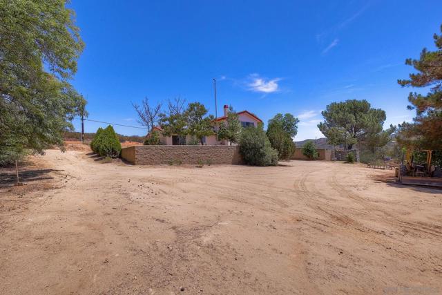 25861 E Old Julian Hwy, Ramona CA: https://media.crmls.org/mediaz/7e945fa8-c92f-4504-94b2-91712cf8eeb0.jpg