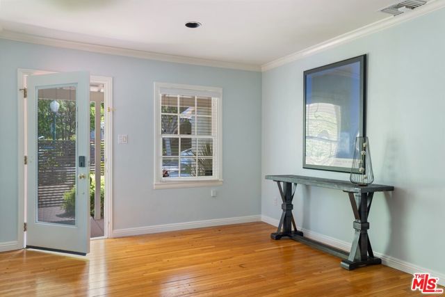 2249 Linnington Avenue, Los Angeles CA: https://media.crmls.org/mediaz/7e9470ad-d3ae-4f25-8835-8c612faf685a.jpg