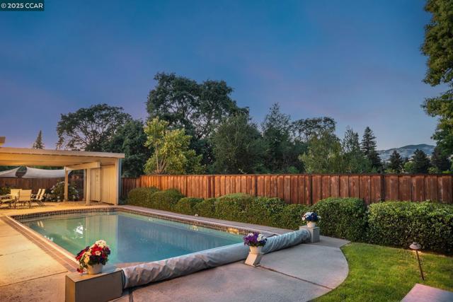 169 Larkwood Cir, Danville CA: https://media.crmls.org/mediaz/7e947ac9-747e-48b4-ad45-da8678ad74e6.jpg