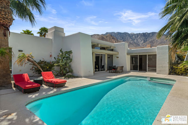 770 N Girasol Court, Palm Springs CA: https://media.crmls.org/mediaz/7e94cc18-aaf2-4302-9844-835861065f48.jpg