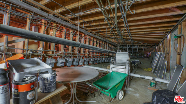 275 S Marengo Avenue, Pasadena CA: https://media.crmls.org/mediaz/7e94d5ca-9f00-4563-a7ab-ce9d01e5174d.jpg