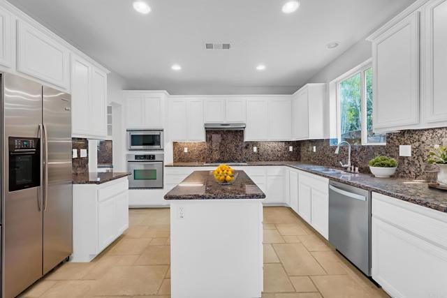Detail Gallery Image 27 of 75 For 880 Summer Moon Rd, San Marcos,  CA 92078 - 4 Beds | 3/1 Baths