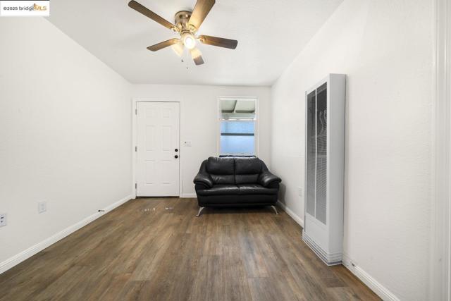 96 Highway Avenue, Bay Point CA: https://media.crmls.org/mediaz/7e957000-1084-4628-b954-2d0955fe61f7.jpg