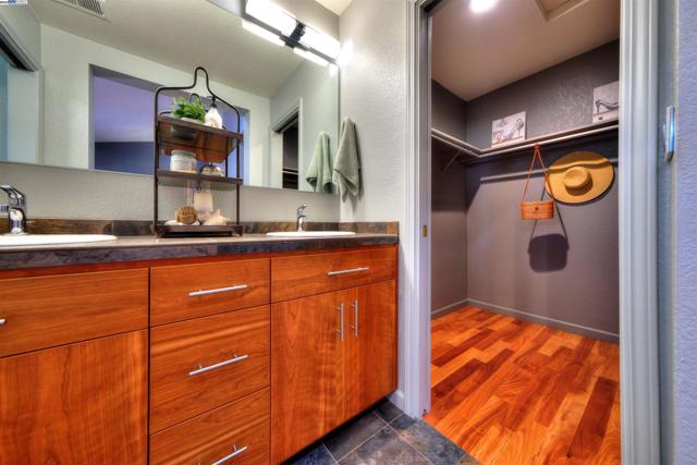 6291 Calle Fuego, Pleasanton CA: https://media.crmls.org/mediaz/7e95c057-c0b0-4fac-9981-5232cbed9011.jpg