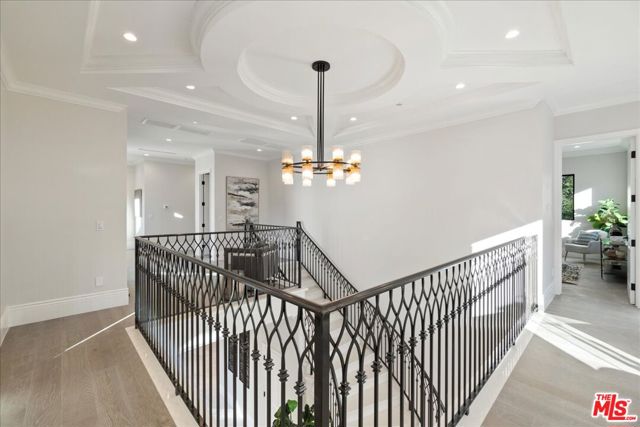 4351 Vanalden Avenue, Tarzana CA: https://media.crmls.org/mediaz/7e95fbff-fcd1-4321-961f-511a6f8ae663.jpg