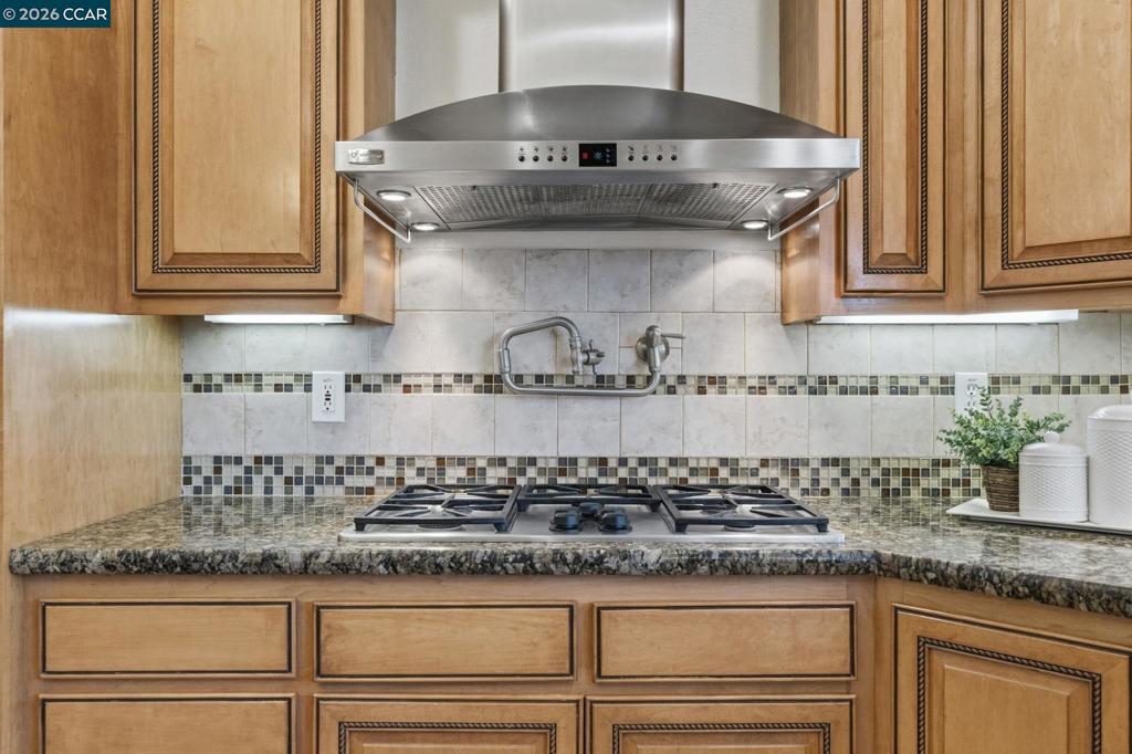 https://media.crmls.org/mediaz/7e9651b0-3150-43be-9d41-4b5e1e92dd90.jpg?preset=X-Large