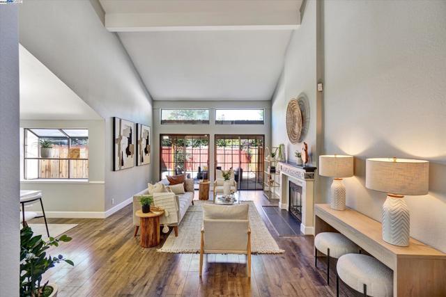 4374 Valley Ave, Pleasanton CA: https://media.crmls.org/mediaz/7e9709ae-00f1-457b-993c-b5d3f773def4.jpg