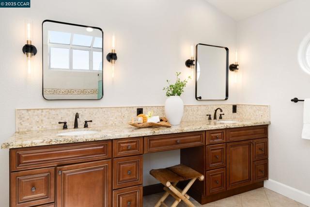 508 Zenith Ridge Dr, Danville CA: https://media.crmls.org/mediaz/7e976fc3-e62b-4c3b-b5cc-88e0d9528172.jpg