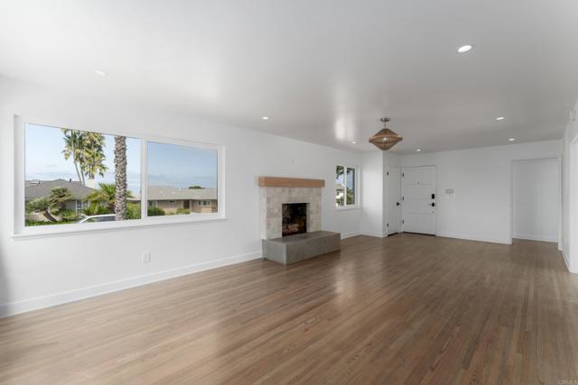 Detail Gallery Image 5 of 39 For 6653 Aranda Ave, La Jolla,  CA 92037 - 3 Beds | 2/1 Baths