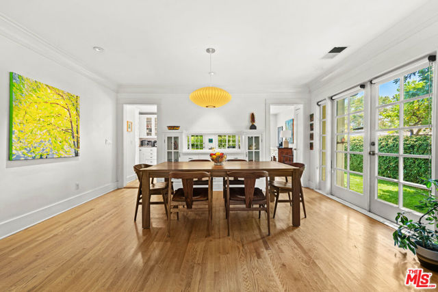 568 N Gower Street, Los Angeles CA: https://media.crmls.org/mediaz/7e9913e8-f095-419a-90a4-87eb52c75e64.jpg