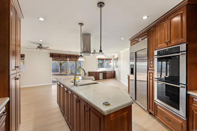 Detail Gallery Image 6 of 54 For 26332 Sky Dr, Escondido,  CA 92026 - 3 Beds | 2/1 Baths