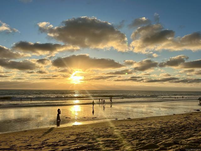 563 N Vulcan Ave, Encinitas CA: https://media.crmls.org/mediaz/7e99704d-2dab-4190-80f6-d7602bcd4691.jpg