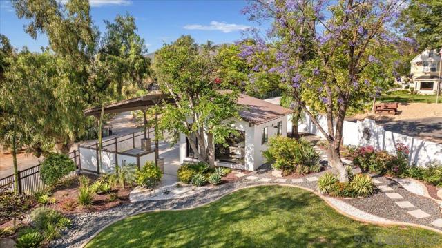 2103 Sunnyside Ave, El Cajon CA: https://media.crmls.org/mediaz/7e9a0c33-c3f5-4da6-8cb8-1d1b2373fbb0.jpg