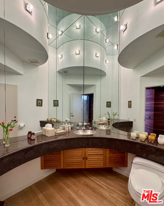 720 Brooktree Road, Los Angeles CA: https://media.crmls.org/mediaz/7e9a4014-74d1-4ba8-add6-7bb24fa3cb1d.jpg