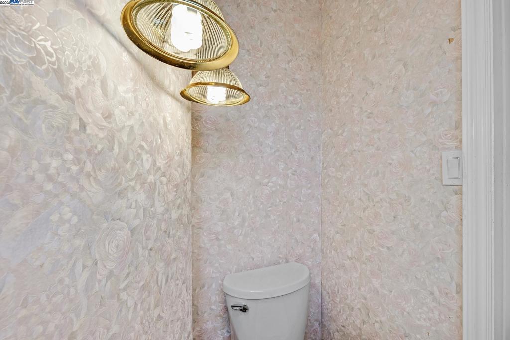 https://media.crmls.org/mediaz/7e9b48db-1590-48ba-a99d-d81d36e008a3.jpg?preset=X-Large