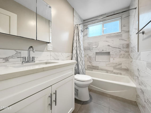 Detail Gallery Image 7 of 15 For 621 N Los Robles Ave, Pasadena,  CA 91101 - 2 Beds | 2 Baths