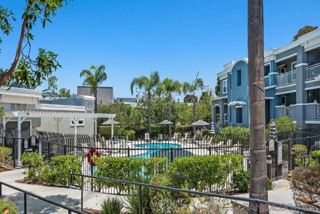 3514 Shoreline Bluff Ln, San Diego CA: https://media.crmls.org/mediaz/7e9c5209-3a17-4c3b-baf6-92522a5eb279.jpg