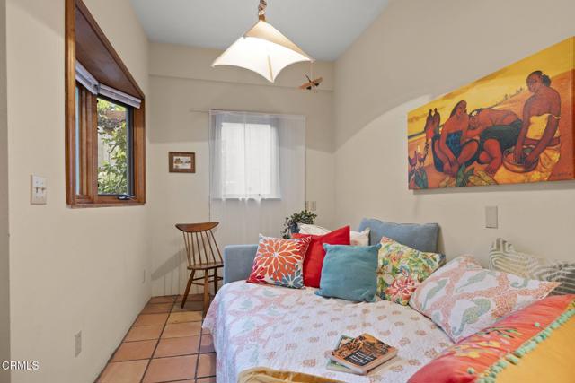 308 Topa Topa Drive, Ojai CA: https://media.crmls.org/mediaz/7e9e032b-f8db-44d6-8411-2d16e6df8b8c.jpg