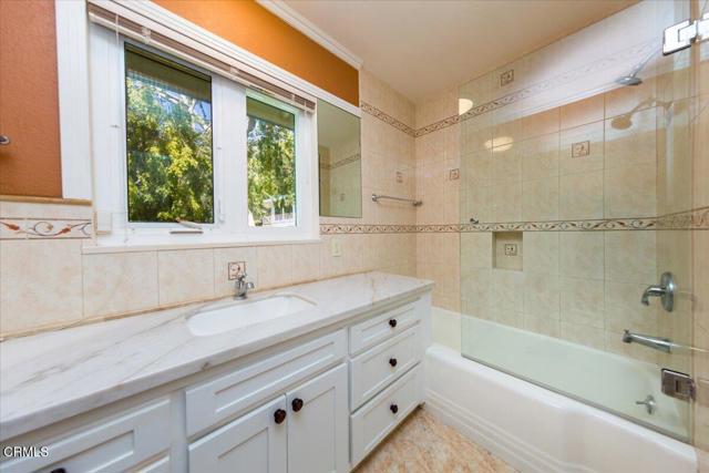1372 Inverness Drive, Pasadena CA: https://media.crmls.org/mediaz/7e9f0c7f-9349-4171-98bb-53451085c676.jpg