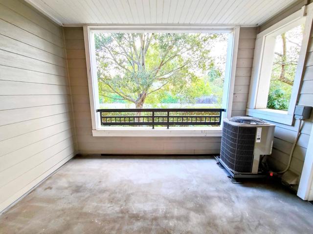 1982 W Bayshore Road, East Palo Alto CA: https://media.crmls.org/mediaz/7e9fce25-cd17-48e7-88cd-28e2e95ce484.jpg