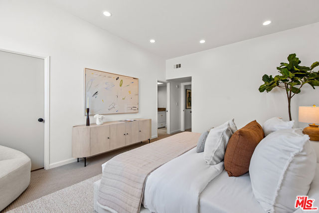 3516 Via Dolce, Marina del Rey CA: https://media.crmls.org/mediaz/7ea00687-f5fa-4b38-9285-baf24ef603c7.jpg