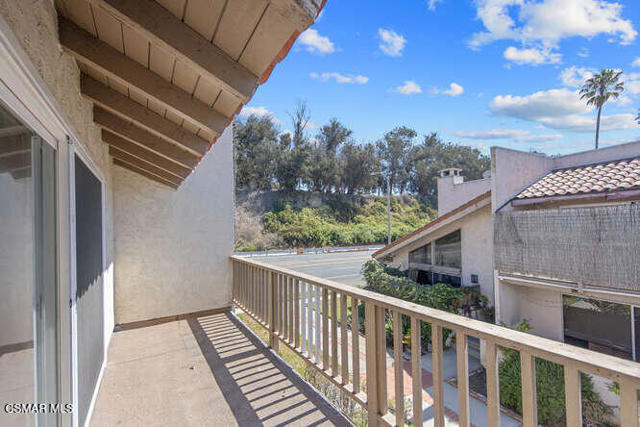 2621 Harbor Boulevard, Ventura CA: https://media.crmls.org/mediaz/7ea00c98-69fc-4210-951f-786407b1327a.jpg