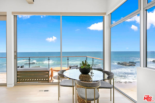 24928 Malibu Road, Malibu CA: https://media.crmls.org/mediaz/7ea0c48d-2af2-4be0-a646-9c25805b911d.jpg