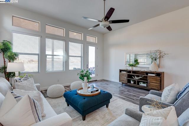 1440 Riva Trigoso Dr, Manteca CA: https://media.crmls.org/mediaz/7ea0de53-ce8f-4f76-9226-8f76235e91b7.jpg