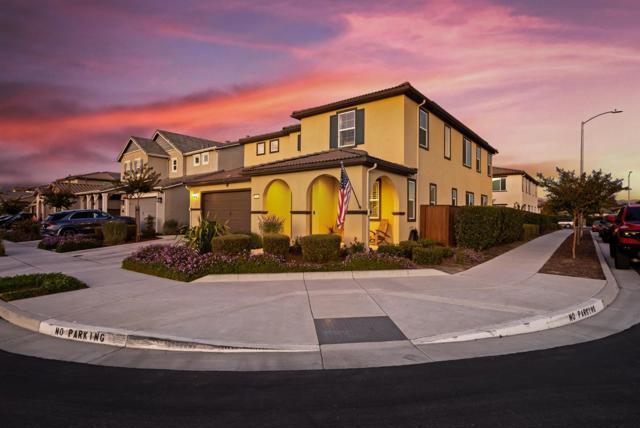 691 Toledo Drive, Hollister CA: https://media.crmls.org/mediaz/7ea1a8be-a41c-4039-aa77-f2386e279bdc.jpg