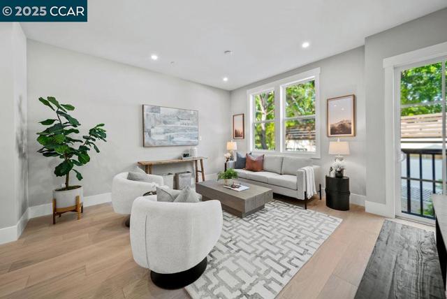 600 Hartz Ave, Danville CA: https://media.crmls.org/mediaz/7ea1b6c7-bc6c-48c5-8aa3-9a7cce767dd3.jpg