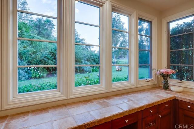 Detail Gallery Image 33 of 70 For 8308 Top O the Morning Way, San Diego,  CA 92127 - 5 Beds | 5/1 Baths