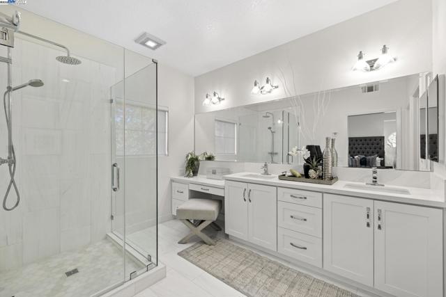 24 Dauphine, Newport Coast CA: https://media.crmls.org/mediaz/7ea2faab-566b-4089-9095-7734ca35ce8b.jpg