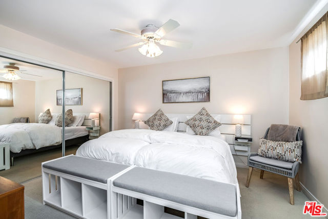 4654 Denny Avenue, Toluca Lake CA: https://media.crmls.org/mediaz/7ea36d71-98a4-4122-baf6-adeadd6b12a2.jpg