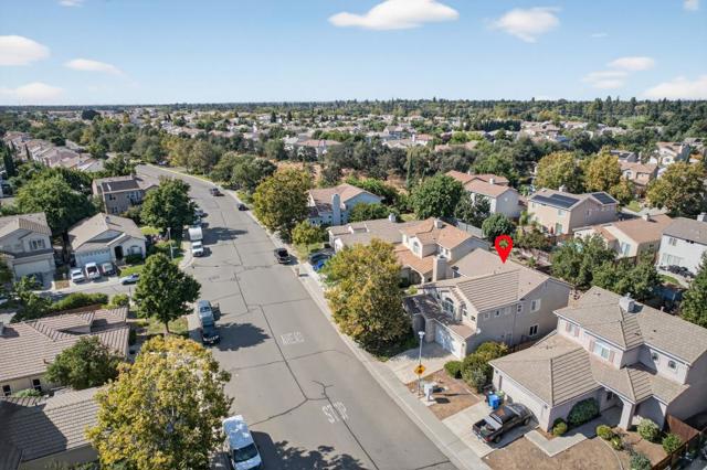 5817 Spring Flower Drive, Elk Grove CA: https://media.crmls.org/mediaz/7ea38a99-a890-425b-bcaf-5c1fea6a897e.jpg