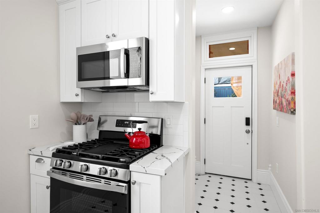 2251 Brant Street - photo 9