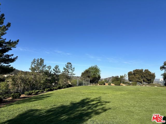 22248 Cairnloch Street, Calabasas CA: https://media.crmls.org/mediaz/7ea48162-8226-4780-af7c-478719ca4bf3.jpg